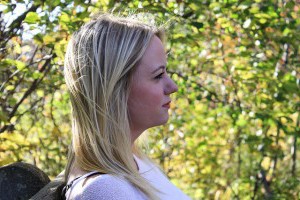 woman-987188_640