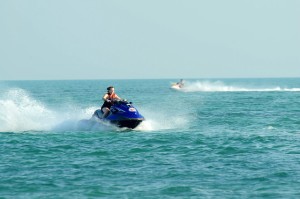 jetski-661641_640