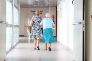 elderly-1461424_640