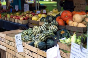 farmers-market-1213097_1280