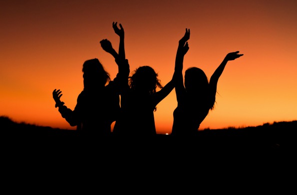 FOMO fun girls
